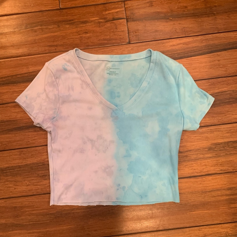 Tie dye cropped shirt